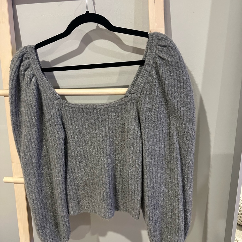 TAKING OFFERS Zara Gray Ribbed Puff Sleeve Scoop Neck Sweater SALE!